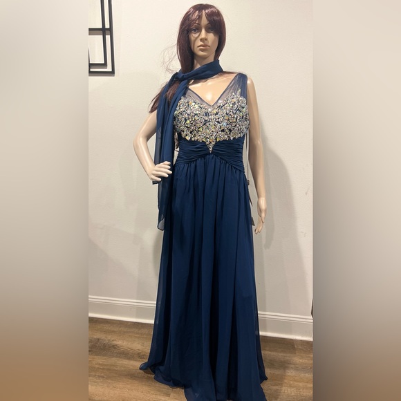 juliet Dresses & Skirts - Juliet dress v neck lace